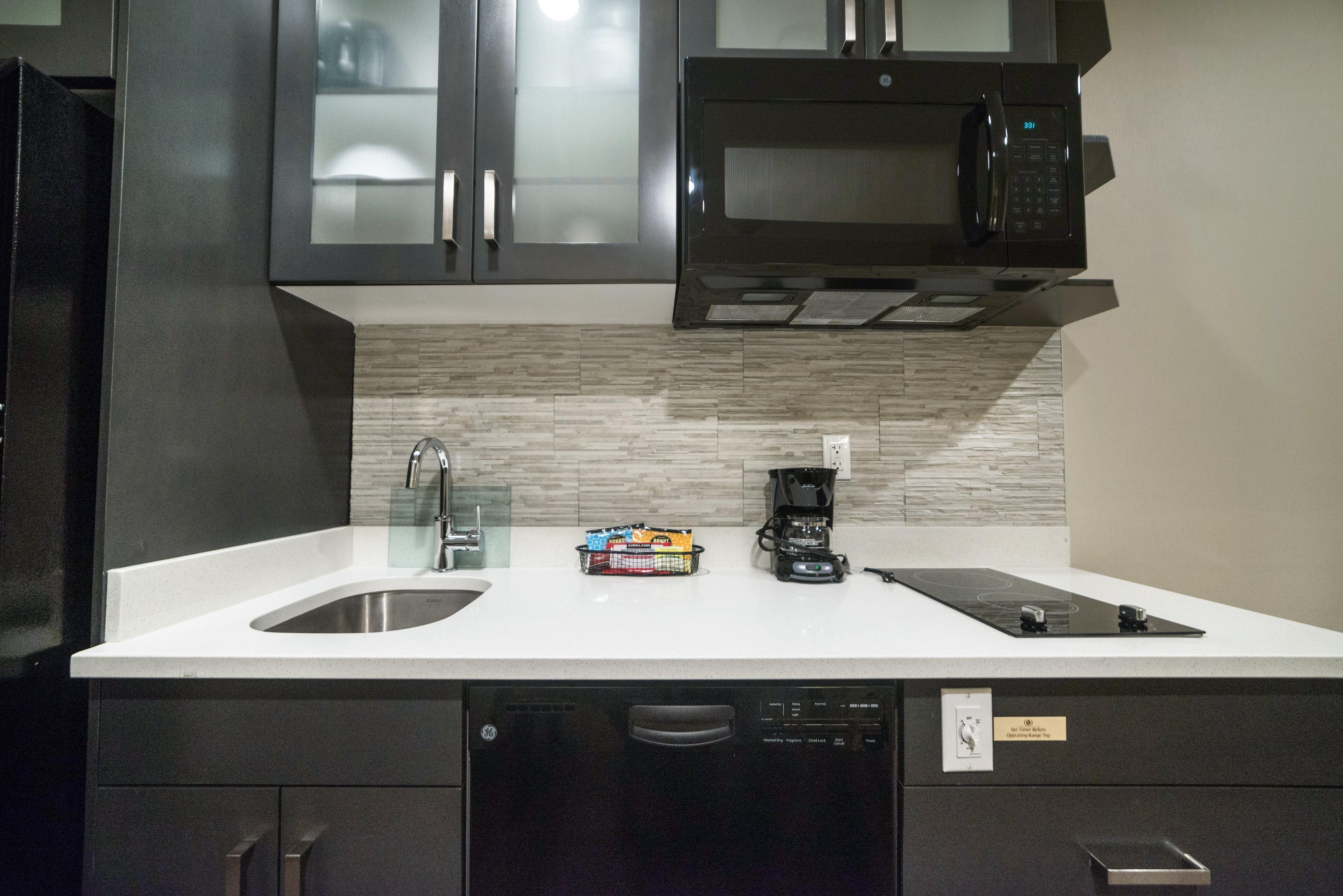 Candlewood Suites West Edmonton - Mall Area By Ihg Buitenkant foto