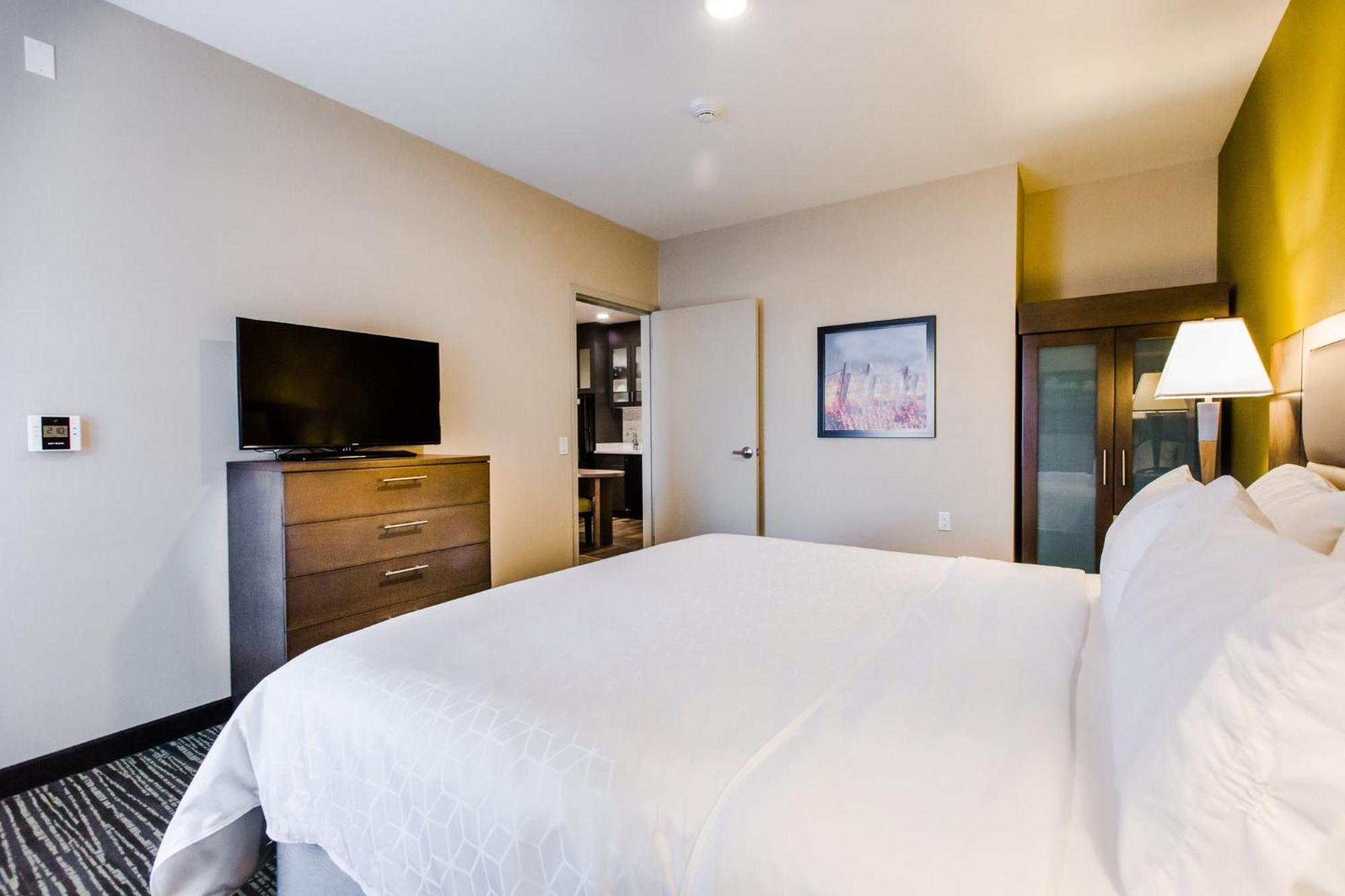 Candlewood Suites West Edmonton - Mall Area By Ihg Buitenkant foto